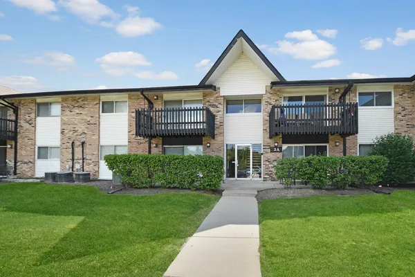 $169,873 | 3 A Kingery Quarter, Unit 103, Willowbrook, IL 60527