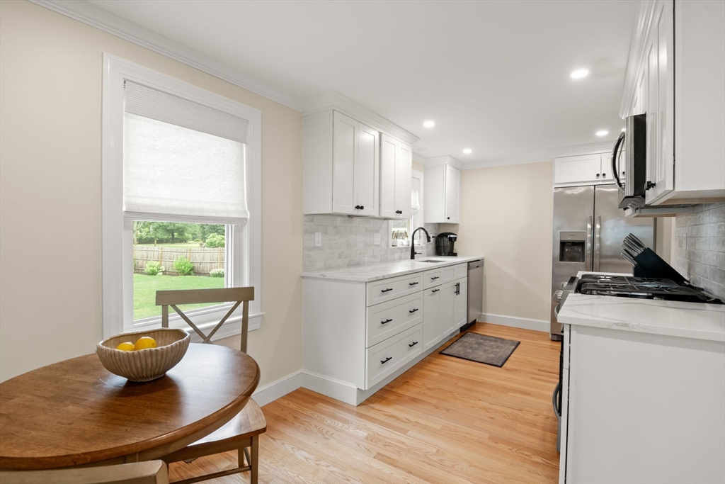 555 Bay Road Sharon, MA 02067 - Photo 8 of 38 Gallery Image 8