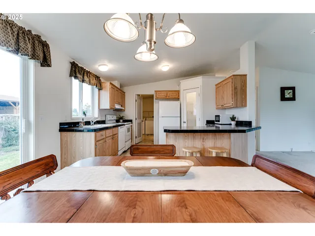 $199,500 | 145 River Road, Unit 12, Junction City, OR 97448