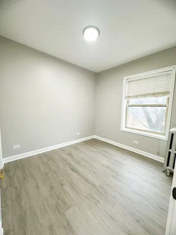 $1,800 | 7233 North Damen Avenue, Unit 2, Chicago, IL 60645