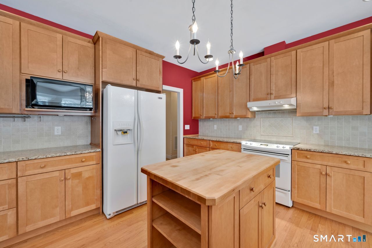 64 Summerwood Ridge Tolland, CT 06084 - Photo 16 of 40