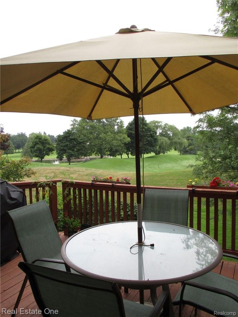 938 Golfview Court Rochester, MI 48307 - Photo 6 of 44 IMG_1595.jpg