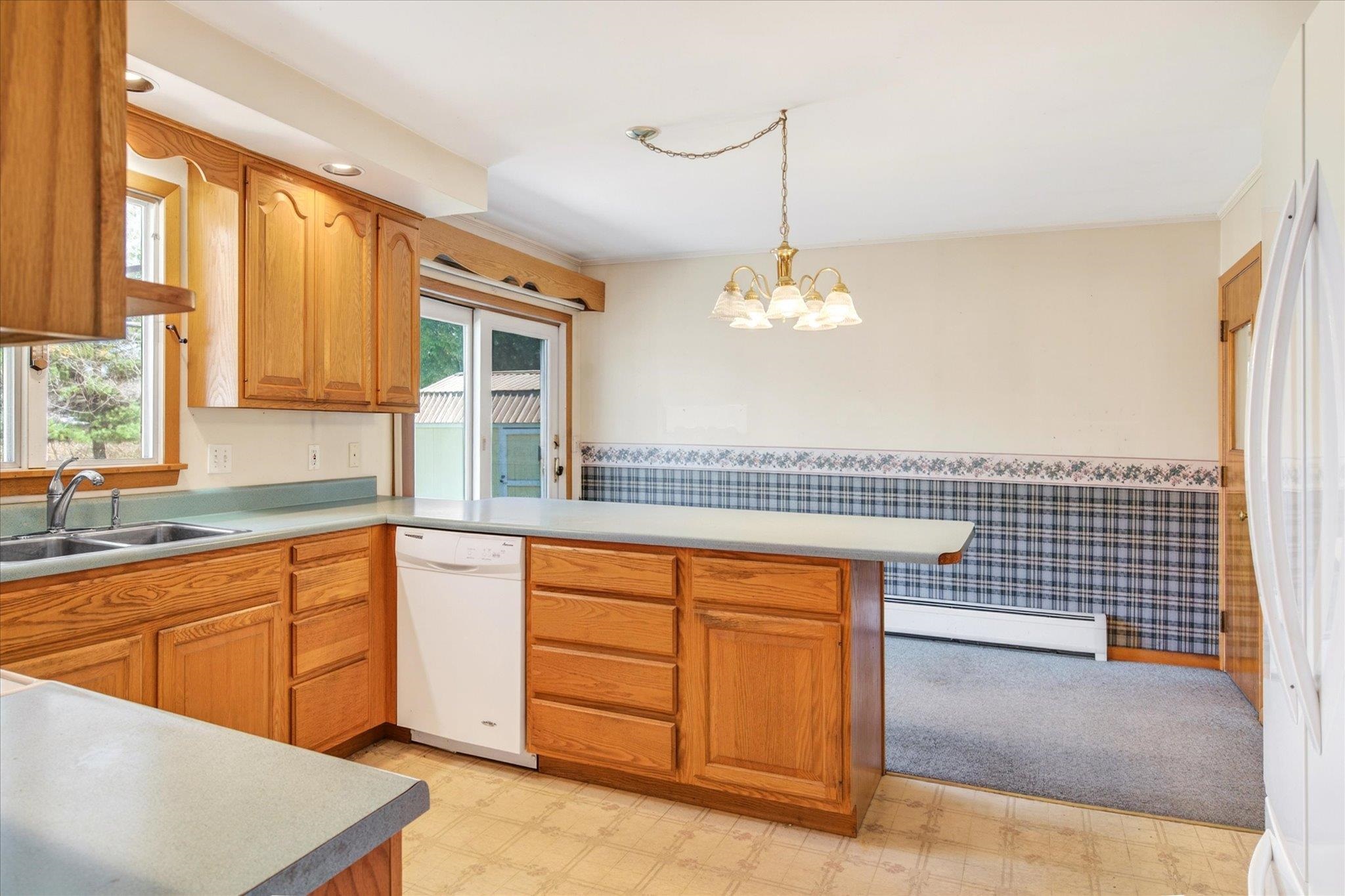 155 Jackson Avenue Rutland, VT 05701 - Photo 5 of 39