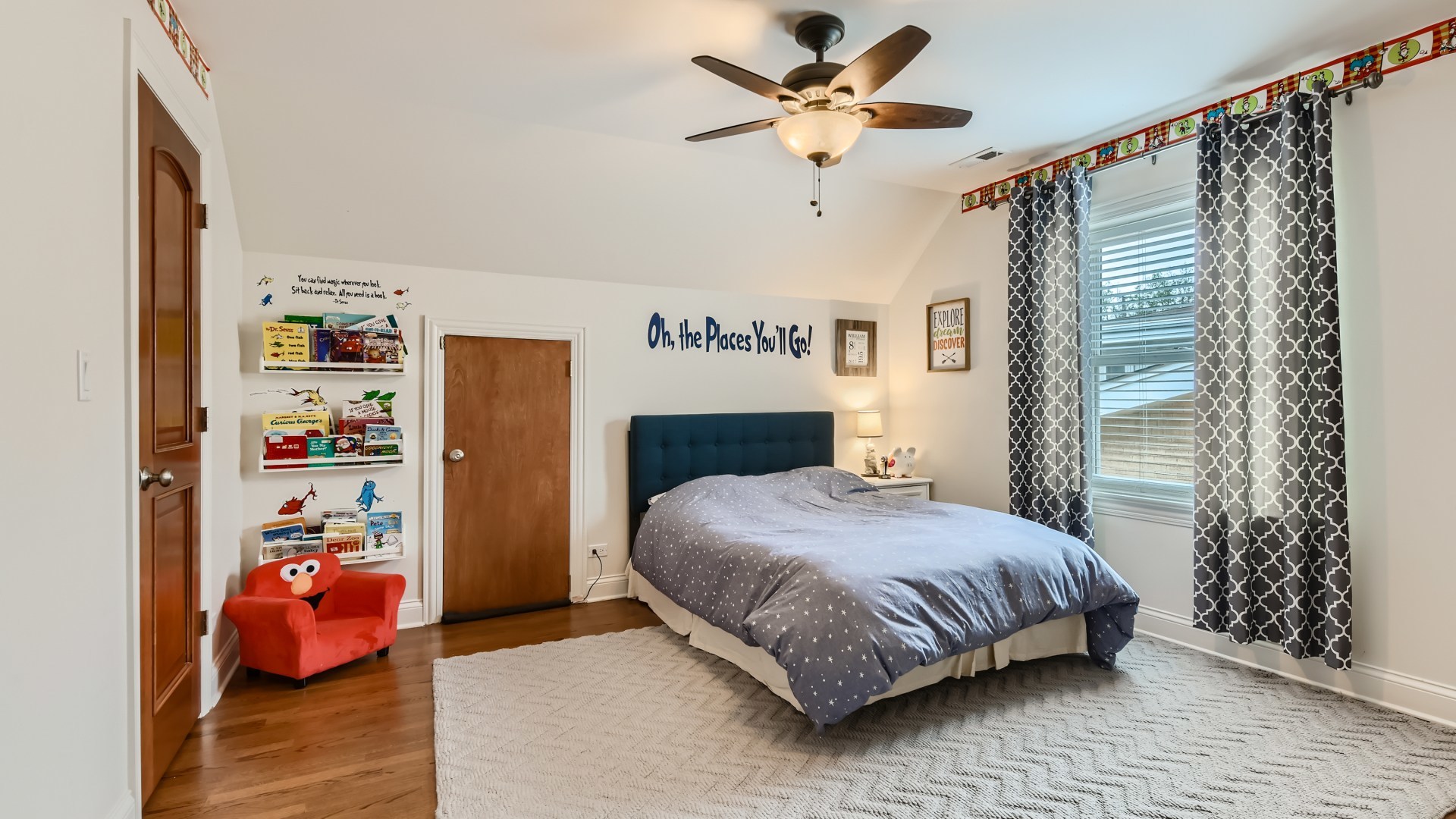 820 Hansen Place Park Ridge, IL 60068 - Photo 23 of 38 a bedroom with a bed and a window