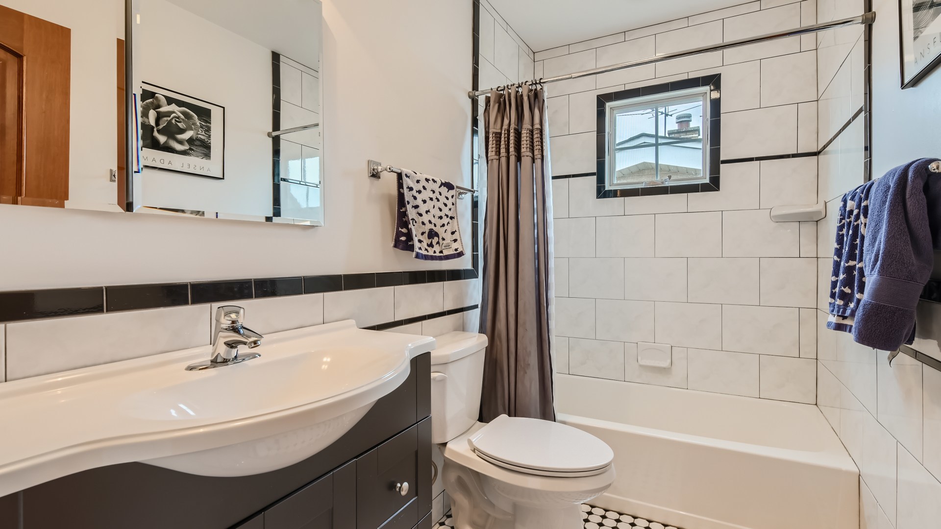 820 Hansen Place Park Ridge, IL 60068 - Photo 25 of 38 a bathroom with a sink toilet and shower