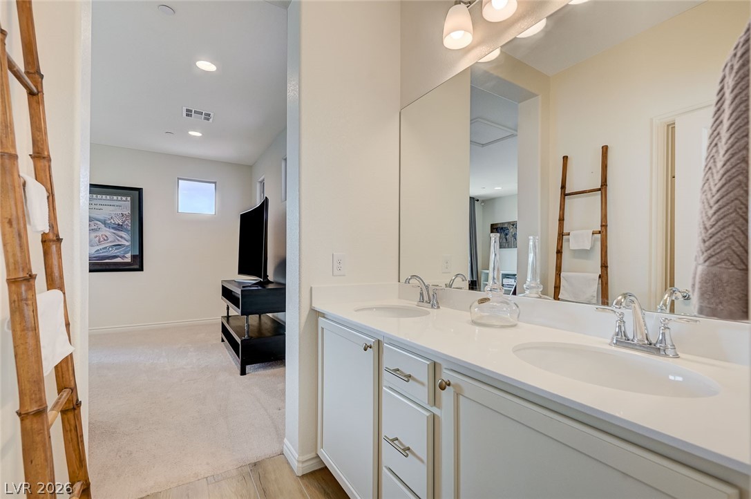1000 East Sunset Road Henderson, NV 89011 - Photo 25 of 58 Jack & Jill bathroom