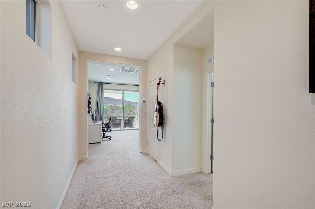 1000 East Sunset Road Henderson, NV 89011 - Photo 30 of 58 Wide upstairs hallway
