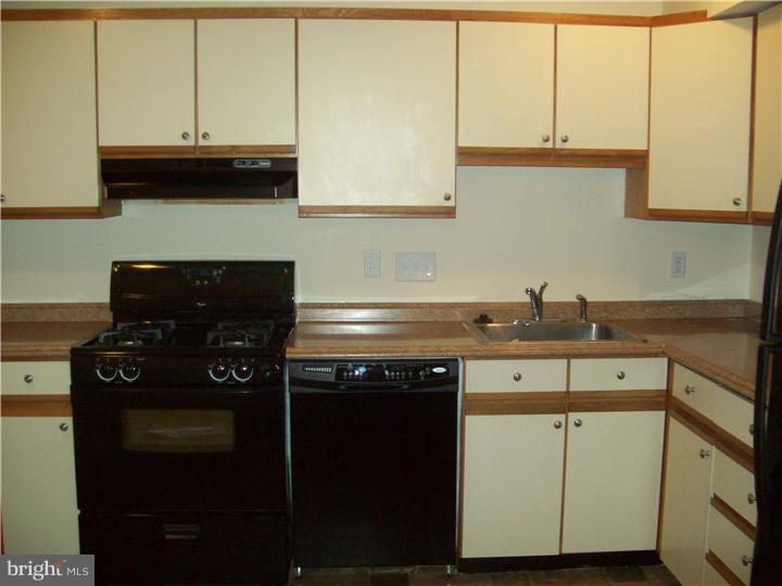 2912 State Hill Road, Unit B10 Reading, PA 19610 - Photo 7 of 17 Gallery Image 7