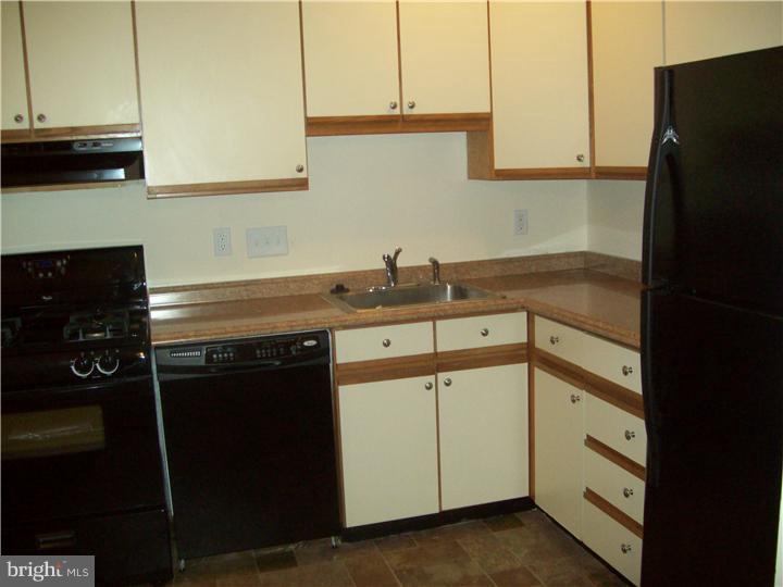 2912 State Hill Road, Unit B10 Reading, PA 19610 - Photo 9 of 17 Gallery Image 9