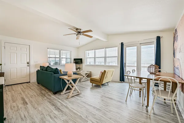 $2,000 | 3806 Concho Key, Galveston, TX 77554