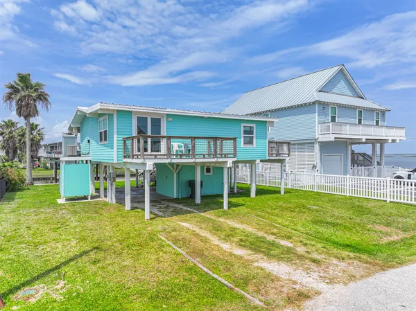 $2,000 | 3806 Concho Key, Galveston, TX 77554