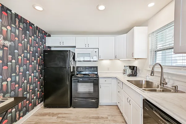 $2,000 | 3806 Concho Key, Galveston, TX 77554