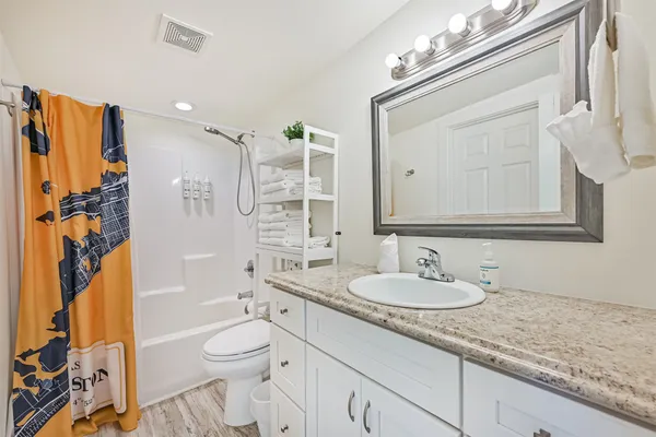 $2,000 | 3806 Concho Key, Galveston, TX 77554