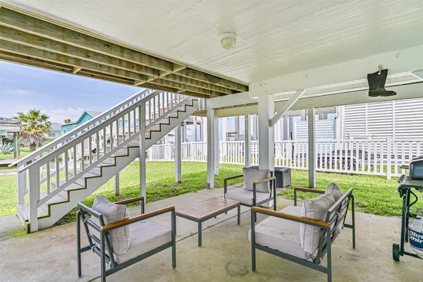 $2,000 | 3806 Concho Key, Galveston, TX 77554