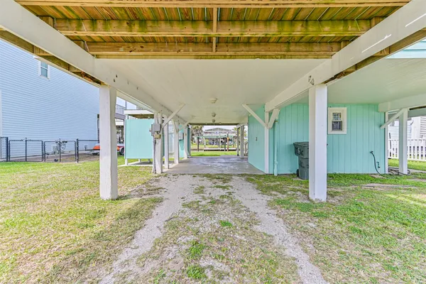 $2,000 | 3806 Concho Key, Galveston, TX 77554