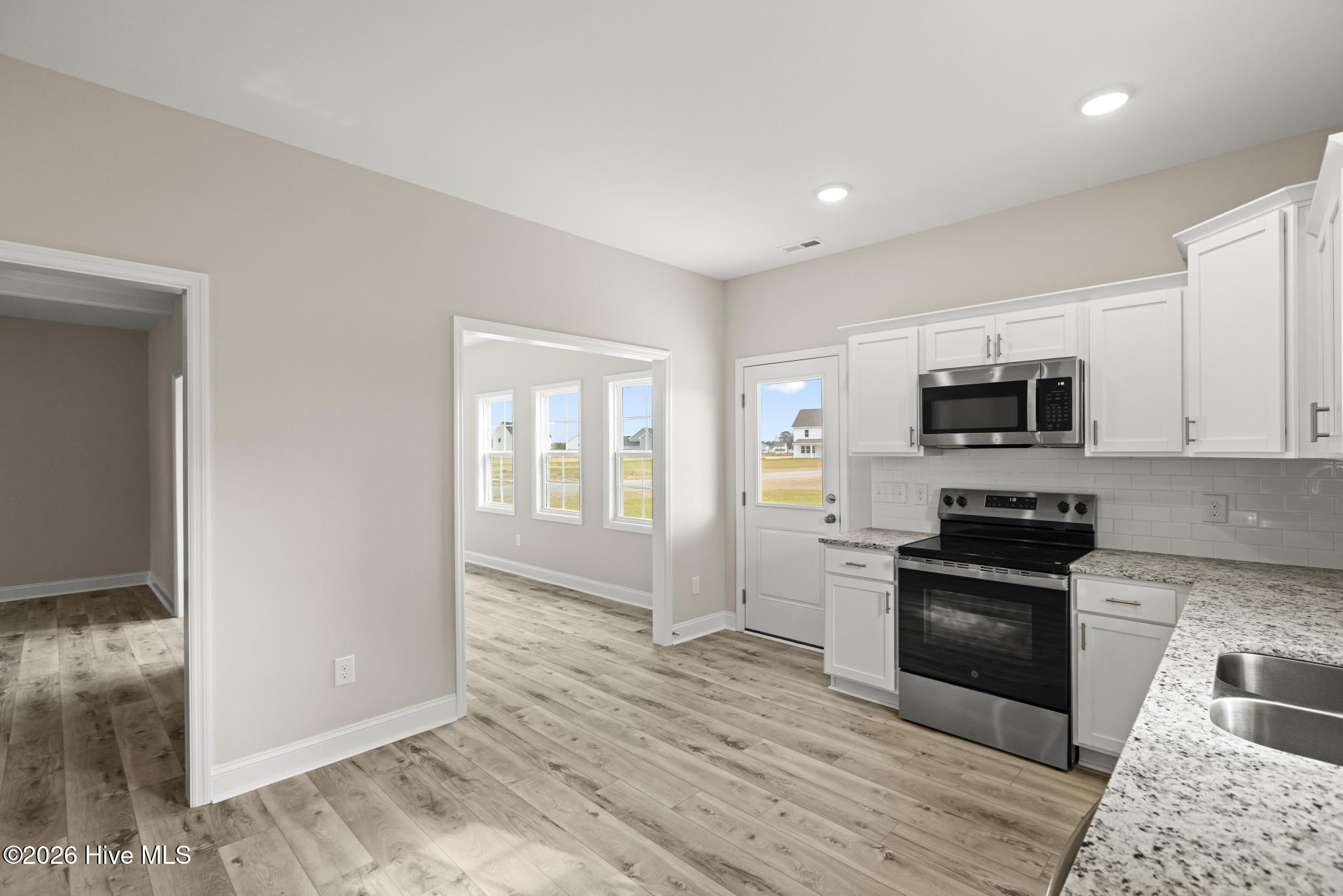 909 Wild Azalea Way Hubert, NC 28539 - Photo 11 of 31 425A1541
