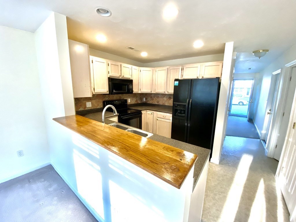 5 Frongillo Farm Road Worcester, MA 01604 - Photo 3 of 19 Gallery Image 3