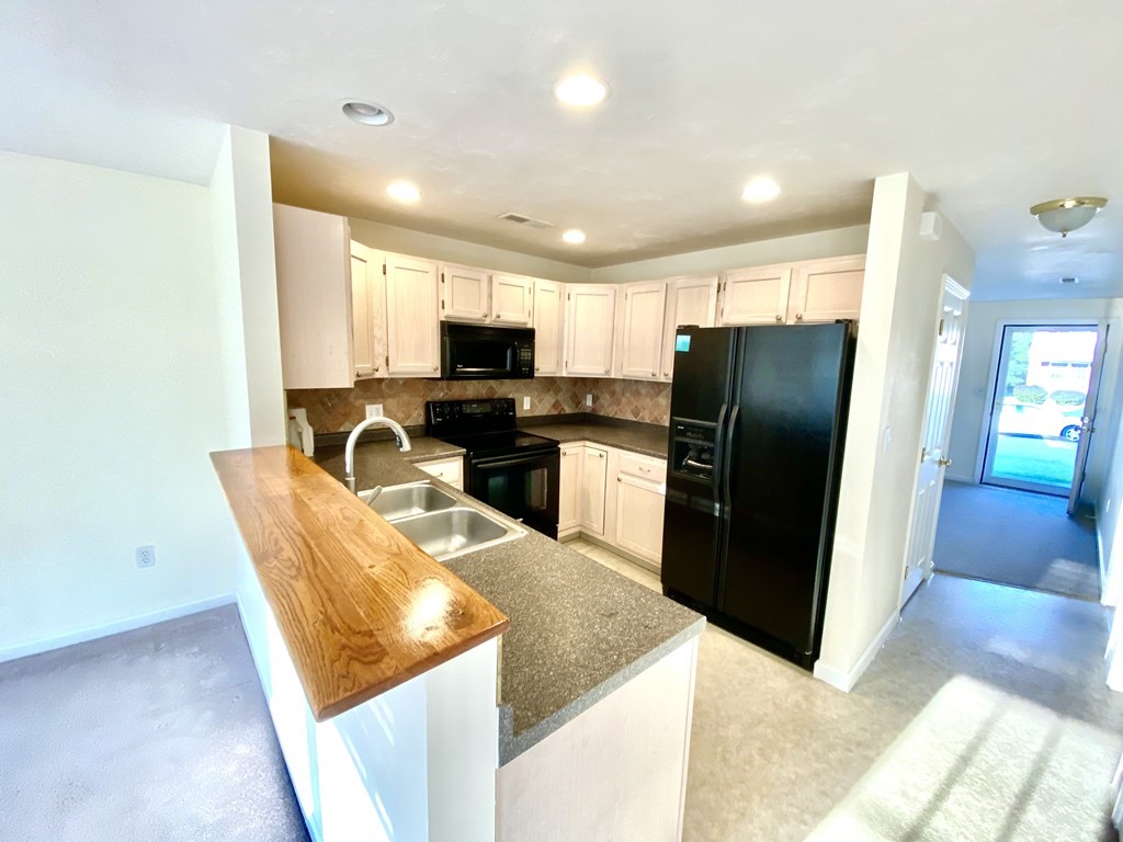 5 Frongillo Farm Road Worcester, MA 01604 - Photo 4 of 19 Gallery Image 4