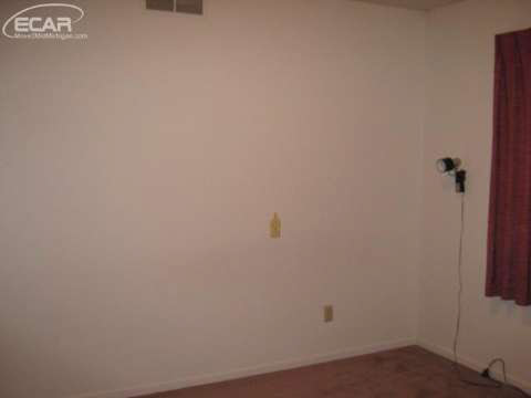 8265 Bennett Lake Road Fenton, MI 48430 - Photo 12 of 15 20425328-11.JPG