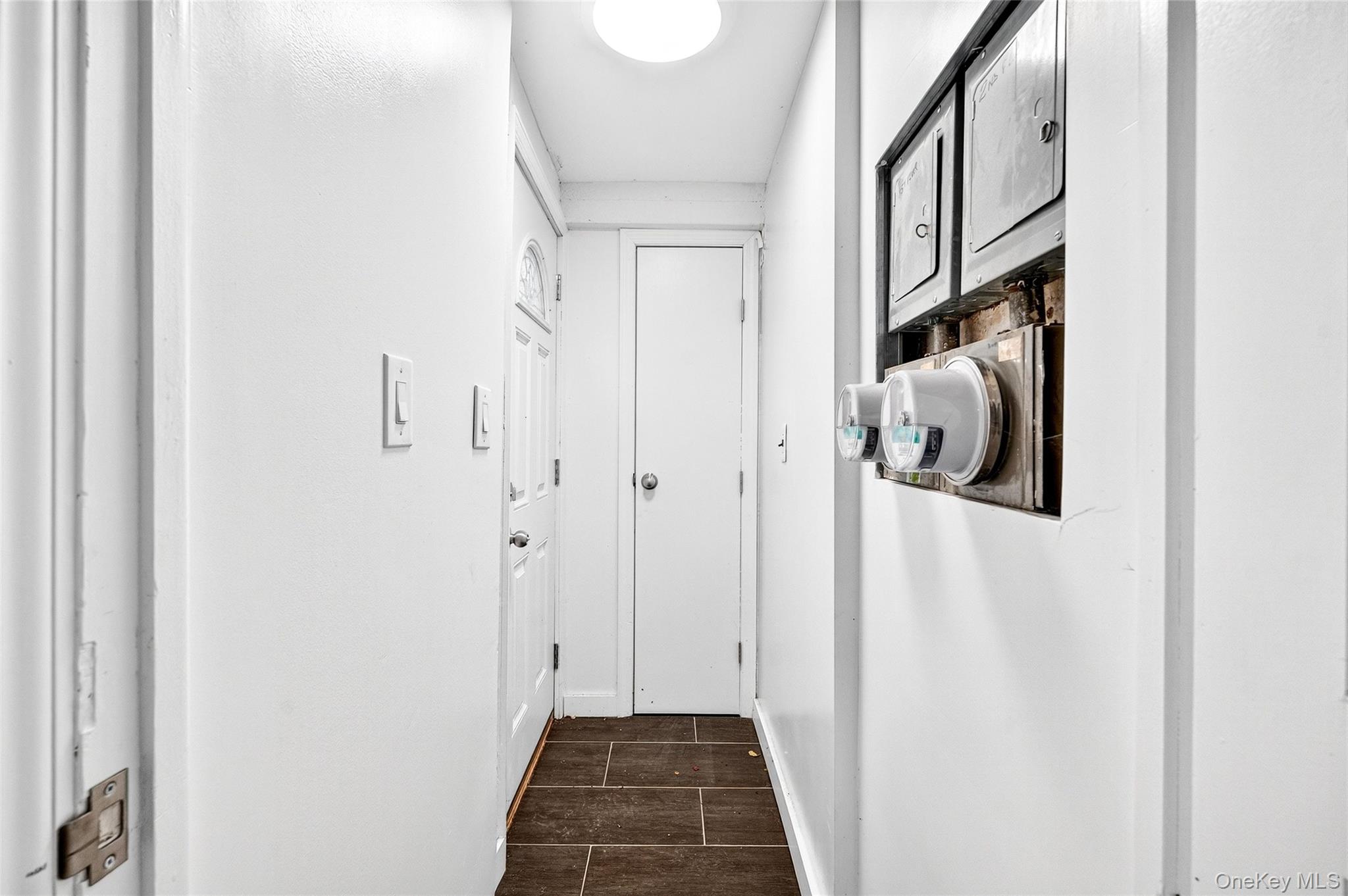 1458 Rowland Street Bronx, NY 10461 - Photo 19 of 49 Entryway with baseboards