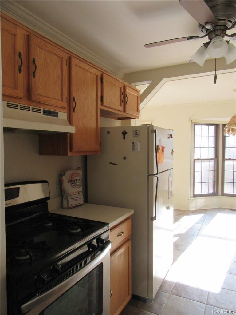 22385 Peach Tree Novi, MI 48375 - Photo 6 of 18 007.JPG
