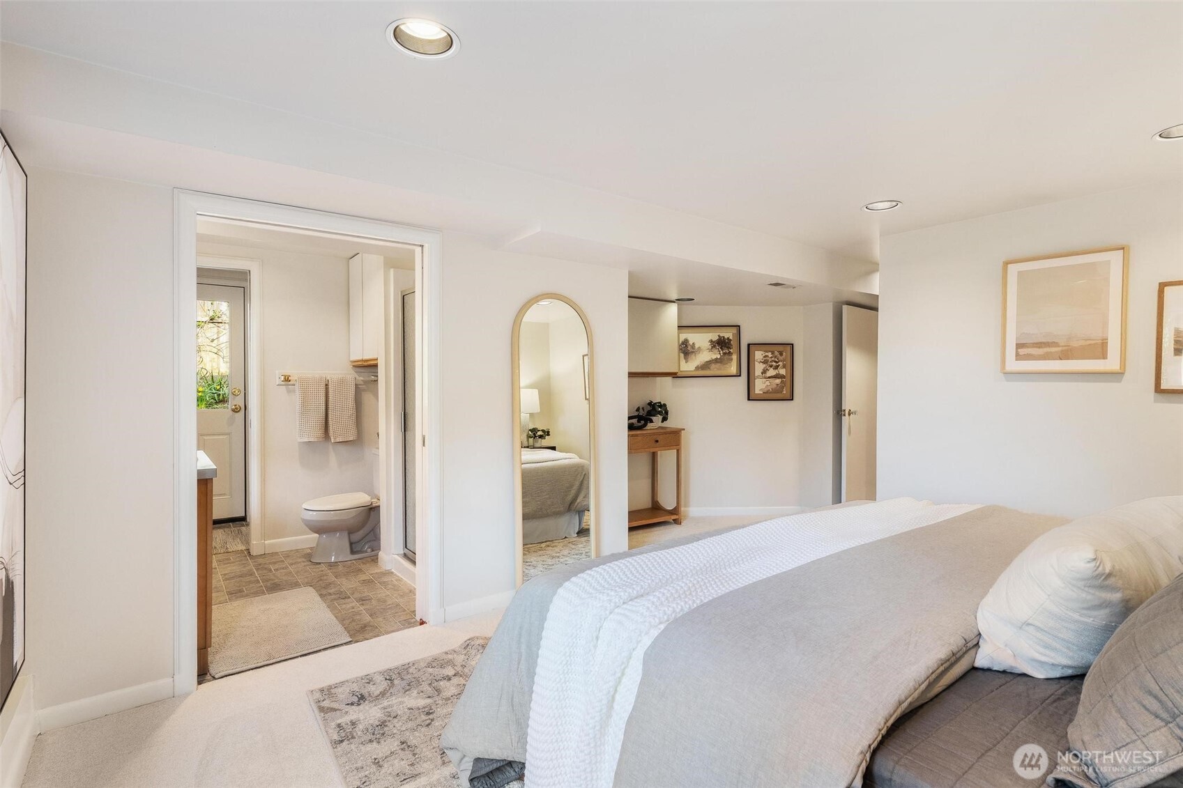 1910 Northwest 97th Street Seattle, WA 98117 - Photo 22 of 40