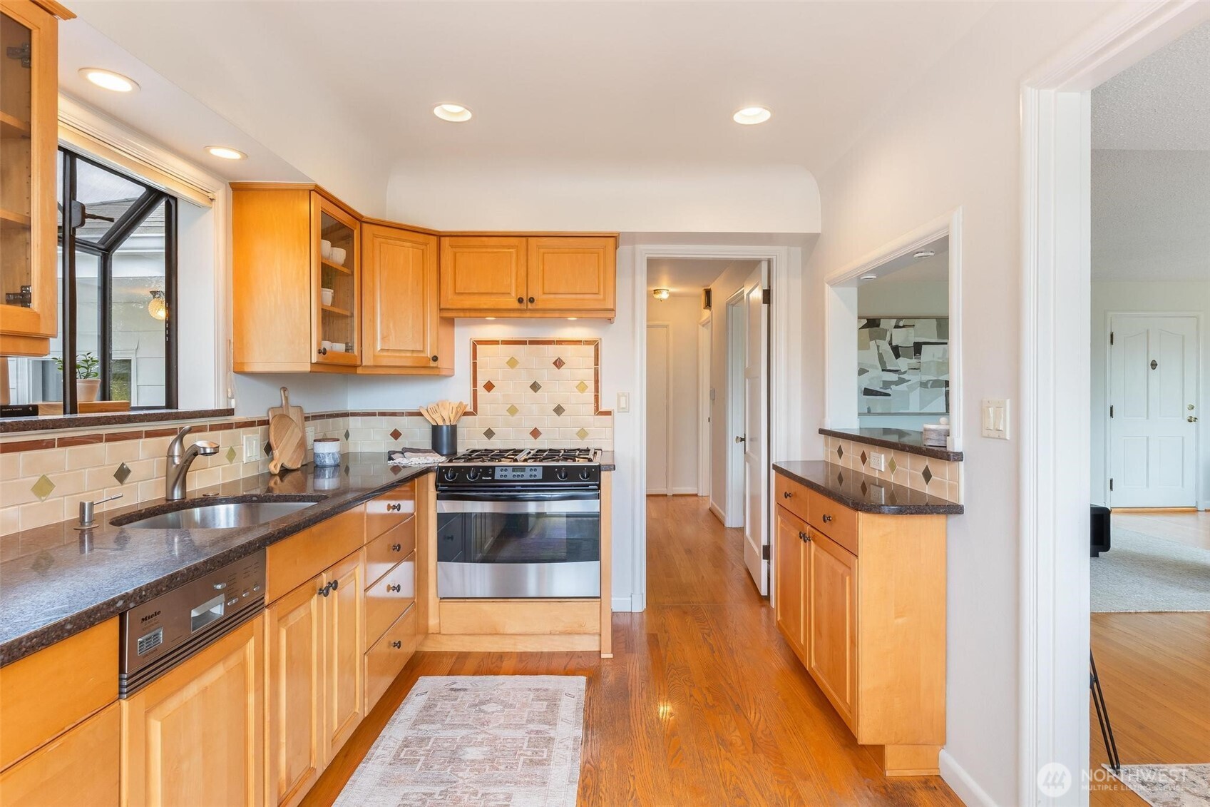 1910 Northwest 97th Street Seattle, WA 98117 - Photo 9 of 35