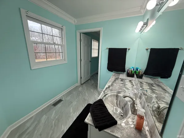 $424,900 | 2406 White Ridge Lane, Washington, IN 47501