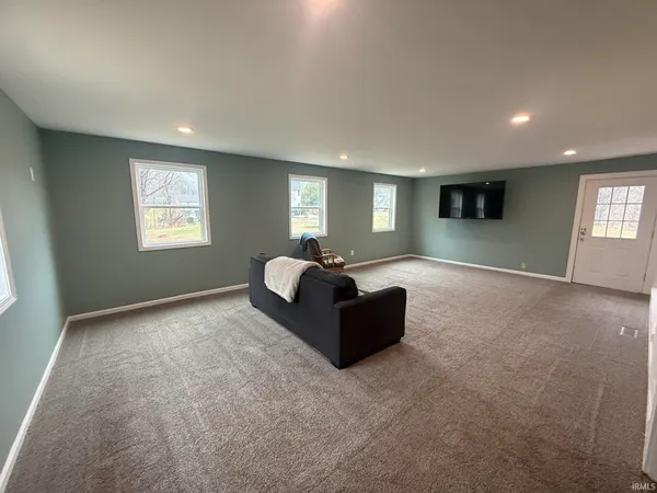 $424,900 | 2406 White Ridge Lane, Washington, IN 47501