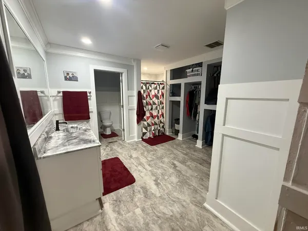 $424,900 | 2406 White Ridge Lane, Washington, IN 47501