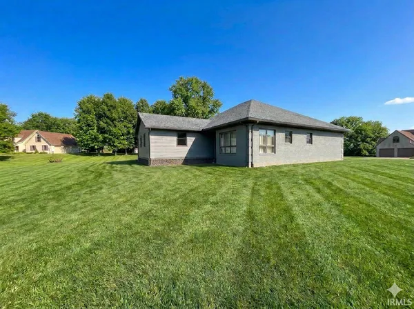 $424,900 | 2406 White Ridge Lane, Washington, IN 47501