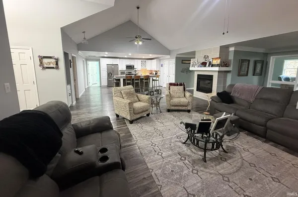 $424,900 | 2406 White Ridge Lane, Washington, IN 47501
