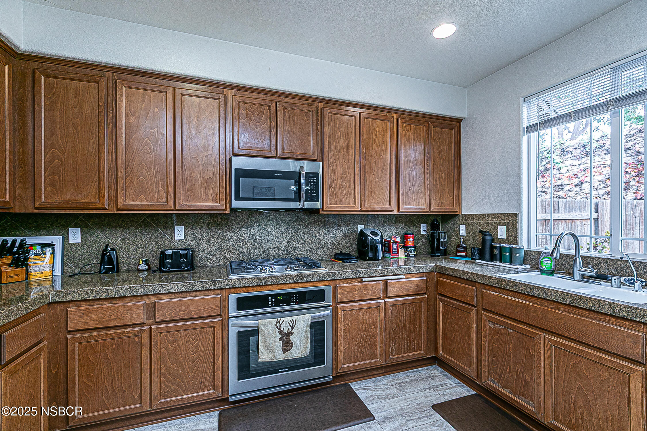 122 Marbella Way Santa Maria, CA 93454 - Photo 12 of 38 122MarbellaWy_12