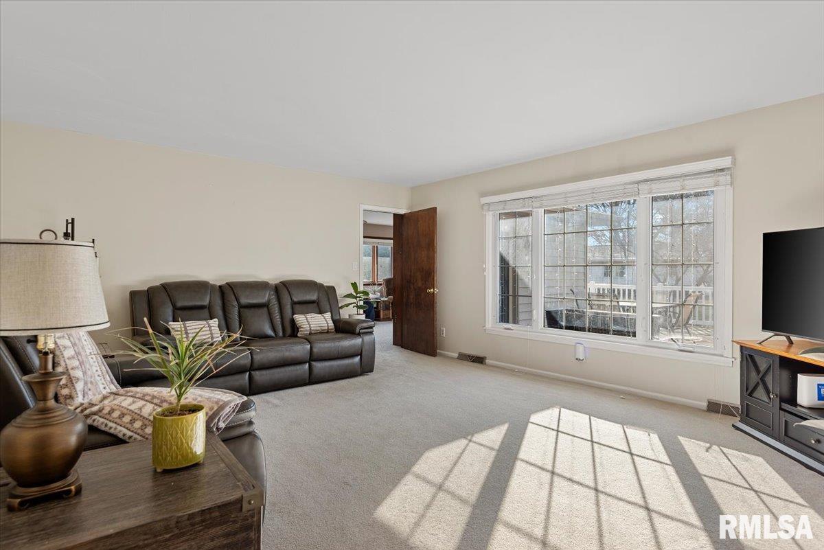 2308 Westview Drive Springfield, IL 62704 - Photo 15 of 37