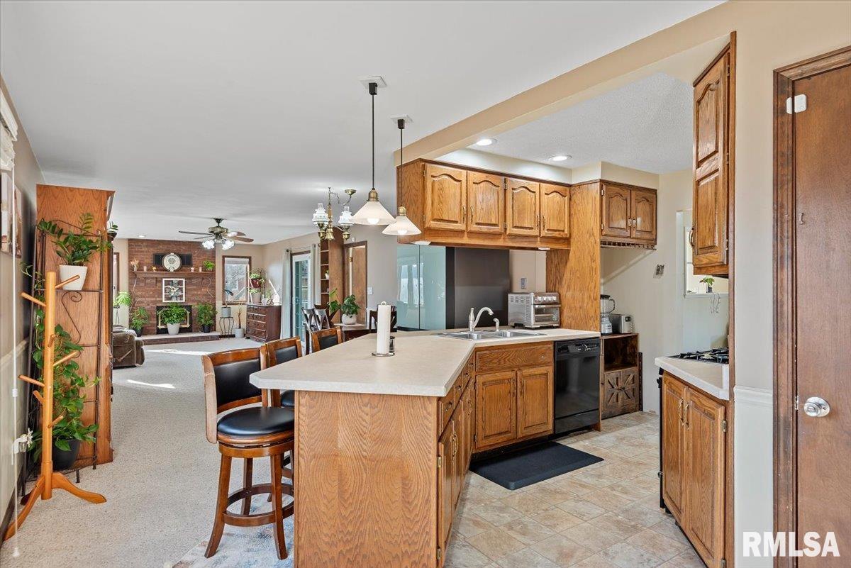 2308 Westview Drive Springfield, IL 62704 - Photo 8 of 37