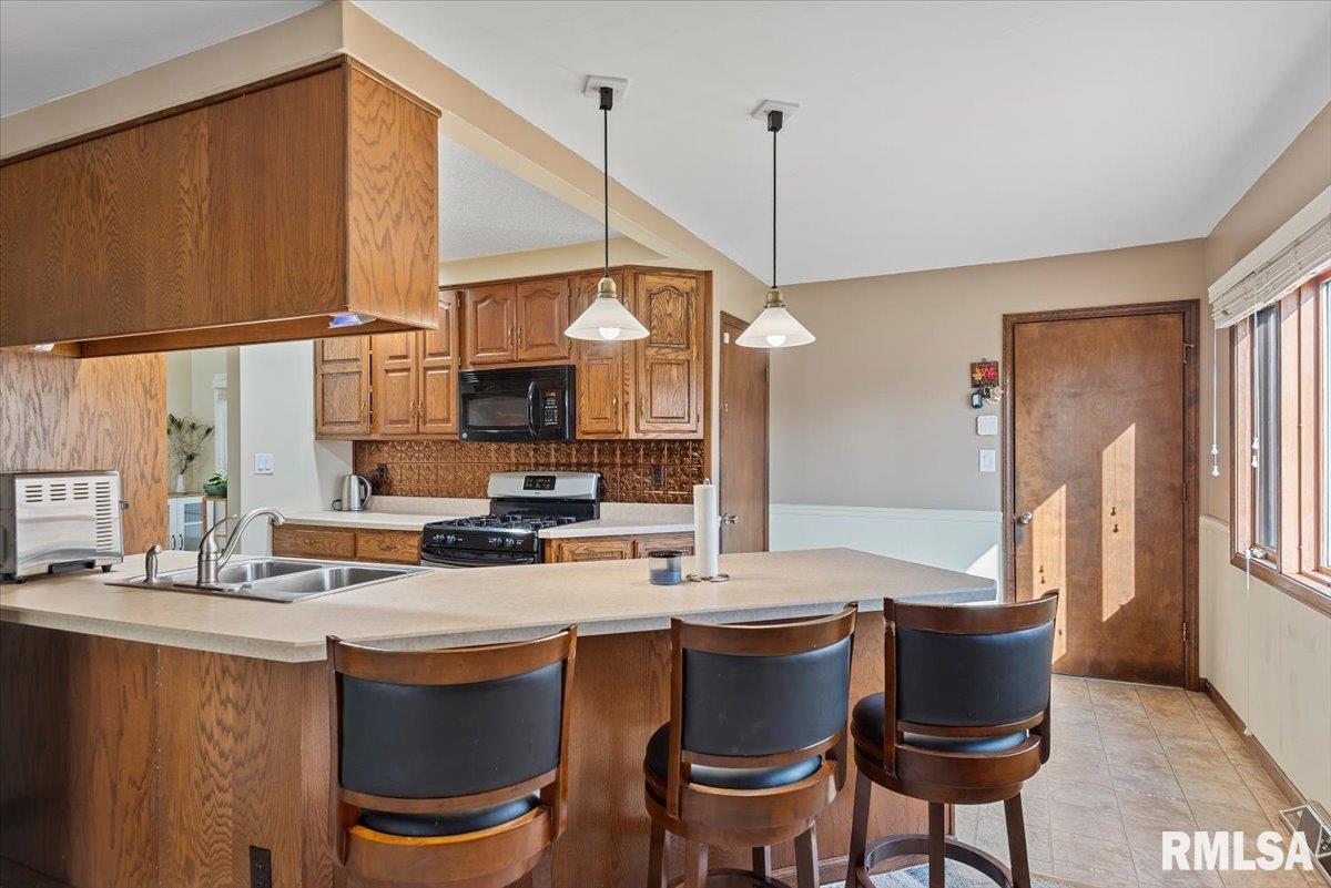 2308 Westview Drive Springfield, IL 62704 - Photo 9 of 37