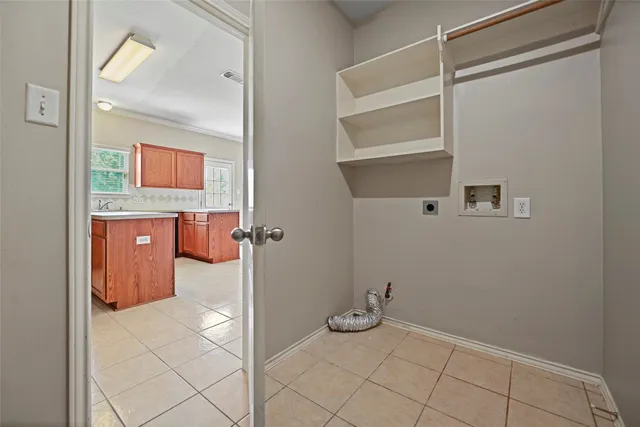 a view of a hallway with closet