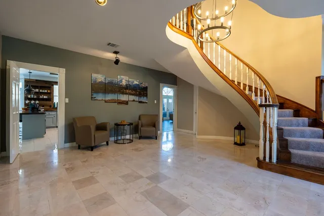 a view of livingroom with furniture