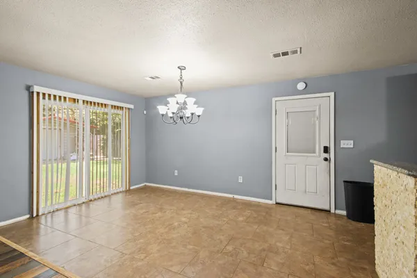 $2,400 | 432 County Road 4284, Dayton, TX 77535