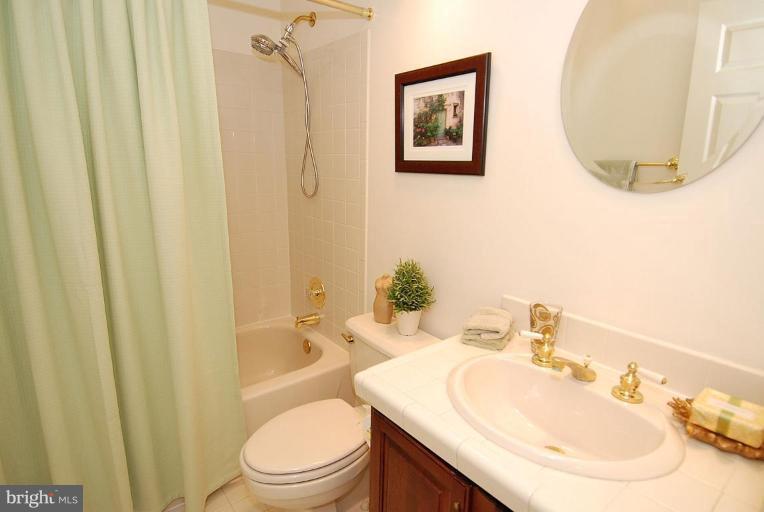 3803 Inverness Road Fairfax, VA 22033 - Photo 16 of 30 Bath #2