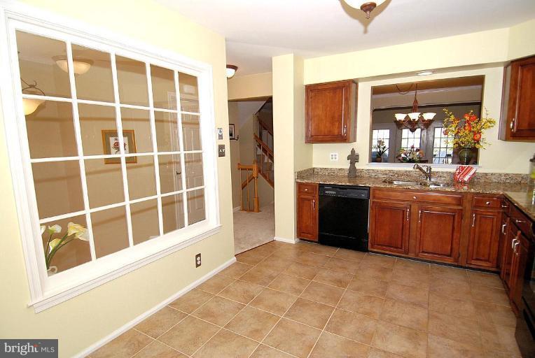 3803 Inverness Road Fairfax, VA 22033 - Photo 5 of 30 Kitchen #2