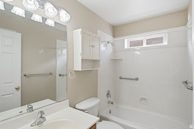 930 North 375 West Logan, UT 84321 - Photo 15 of 23 Main bath