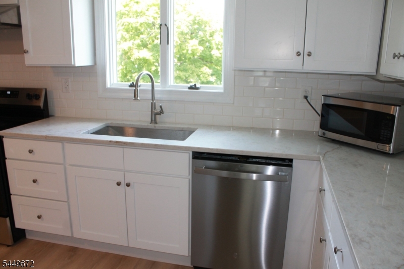 52 Mill Road, Unit 2 Morris Plains, NJ 07950 - Photo 4 of 18