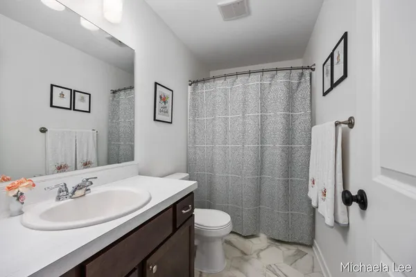 $349,900 | 1548 North Village Circle, Kalamazoo, MI 49009
