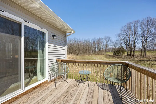 $349,900 | 1548 North Village Circle, Kalamazoo, MI 49009