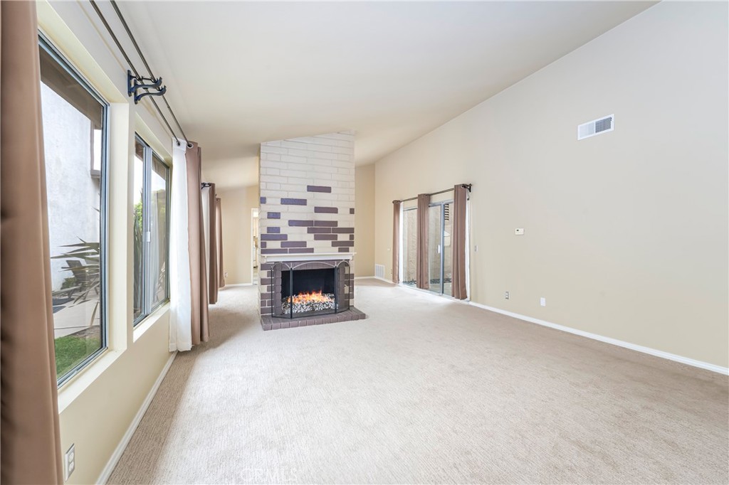 2162 Sweetbriar Road Tustin, CA 92780 - Photo 4 of 33