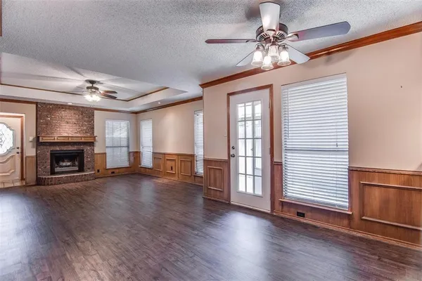 $2,000 | 3924 Wentworth Drive, Arlington, TX 76001