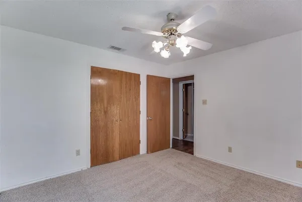 $2,000 | 3924 Wentworth Drive, Arlington, TX 76001