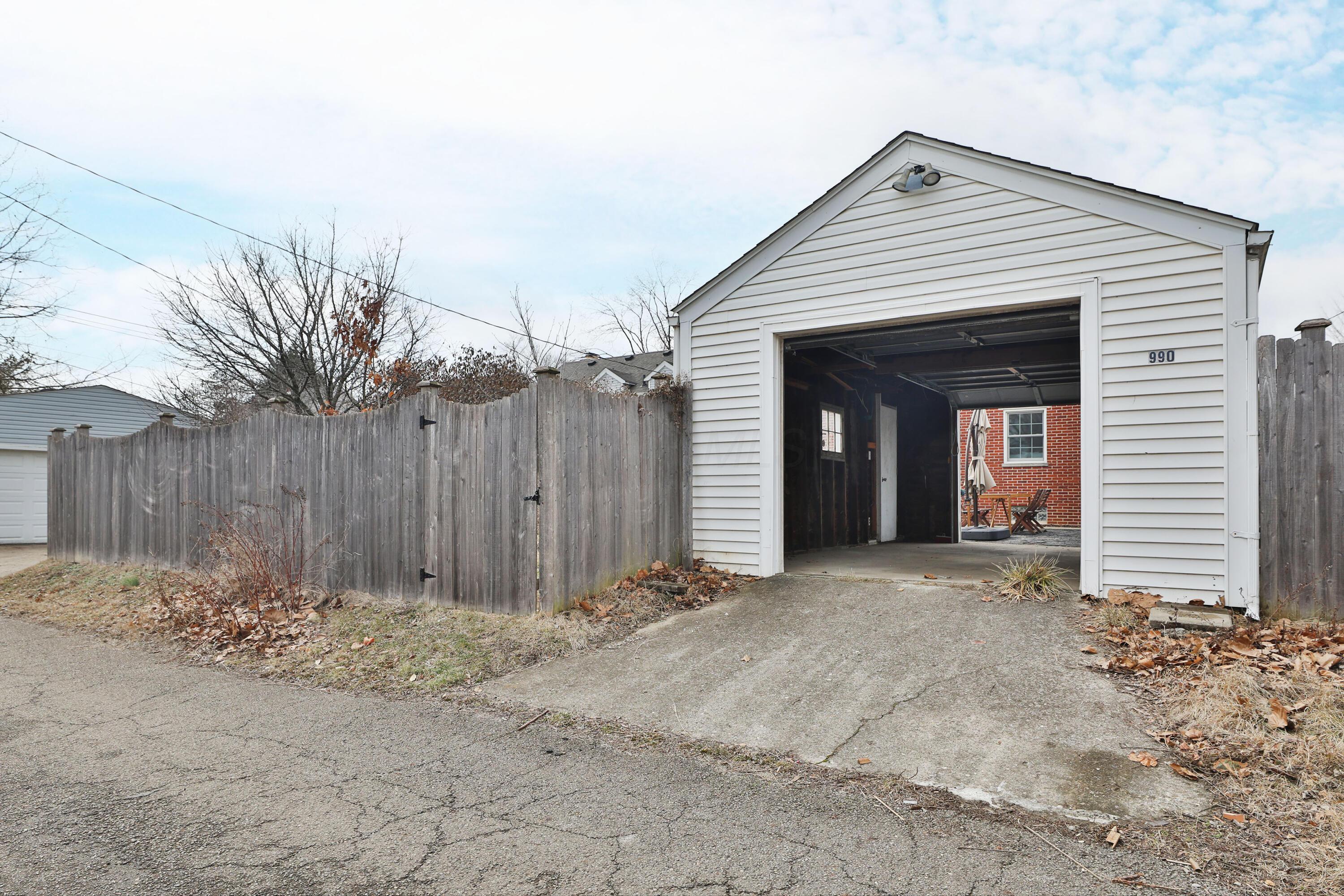 990 Vernon Road Columbus, OH 43209 - Photo 52 of 60 990-Vernon-52