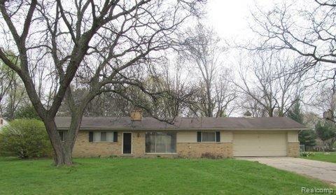 325 Wimpole Drive Rochester, MI 48309 - Photo 1 of 8 34518639 Front view.jpg